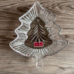 Celebrations by Mikasa Impressions Silver Holiday Decor Christmas Tree Plate